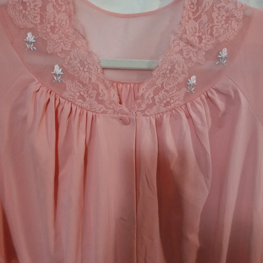 Shadowline Robe M Long Coral Rosebud Lace Classic Silky Elegant Wear 40